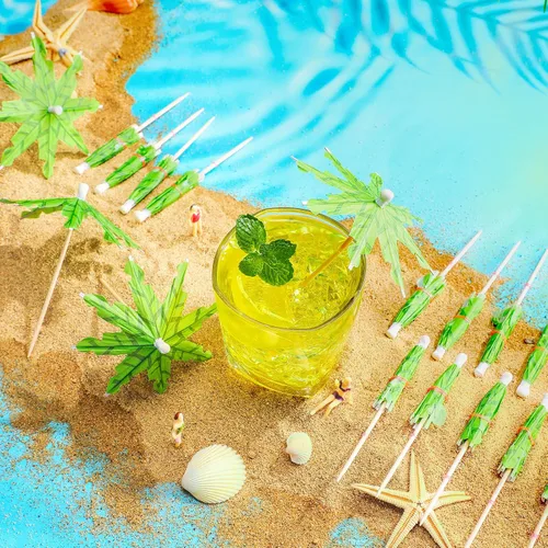 Vista 5 de 150 piezas de hojas de coco, sombrillas de bebidas para cóctel, palillos