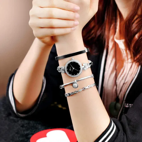 Vista 2 de Weicam Elegante pulsera de cuatro piezas para mujeres y niñas, reloj de pulsera analógico de cuarzo