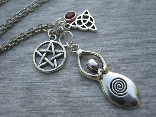 Vista 3 de Collar de diosa, collar de pentáculo personalizado, joyería Wiccan, collar de piedra natal, triquetra