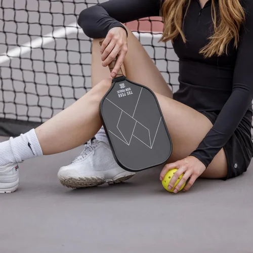 Vista 7 de Bison Paddles: Thermoformed Carbon Fiber Pickleball Paddle - Professional Grade Construction for Maximum Spin and Power Paddle Tuning Kit Included