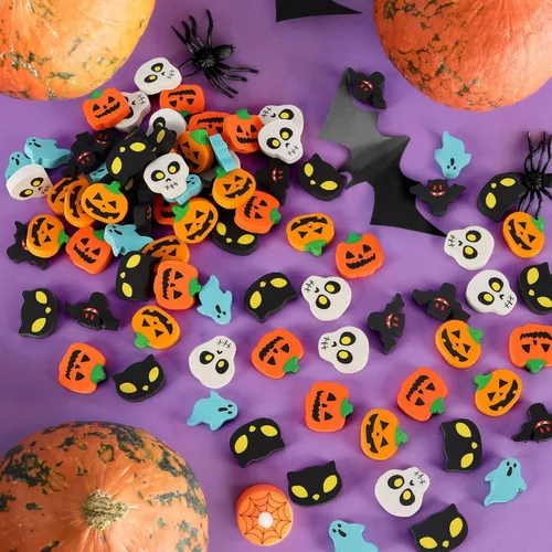Vista 2 de AIQINHU Borradores de Halloween para niños a granel, 50 piezas grandes de Halloween, calabaza, fantasma, cráneo, murciélago, borradores para truco