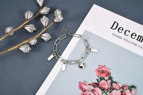 Vista 6 de Top Plaza Pulseras de cadena delicadas para mujeres y niñas, pulsera de corazón de eslabones ajustables con dijes personalizables, pulseras