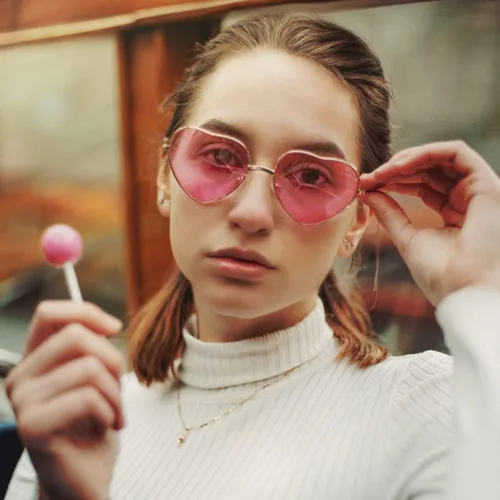 Vista 2 de EYLRIM Gafas de sol polarizadas en forma de corazón para mujer, con bonito marco de metal, 100% protección UV
