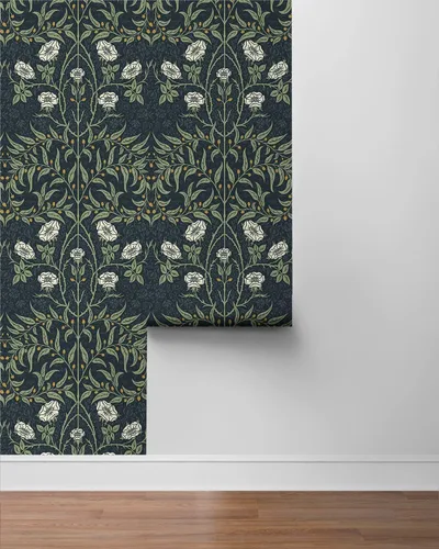 Vista 9 de NextWall Papel tapiz floral estarcido despegable y adhesivo (azul marino y salvia)