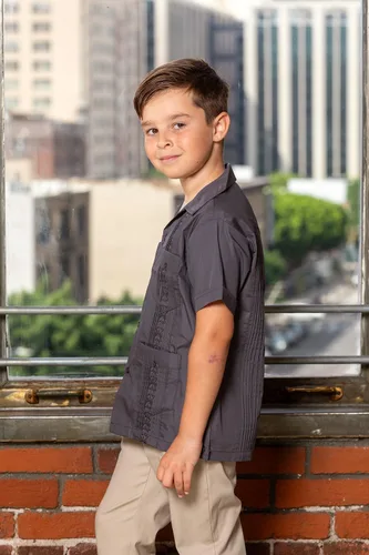 Vista 4 de Camisa mexicana cubana de Guayabera para niño, cuatro bolsillos, manga corta, clásica, bordada, tradicional, para bautizo, camisa informal relajada