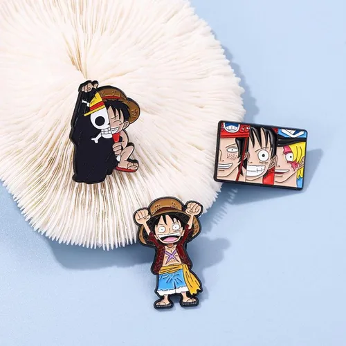 Vista 7 de Alfileres esmaltados de personajes de anime OnePiece Los pines de metal para cosplay de anime son perfectos para mochilas, bolsos, ropa y regalos