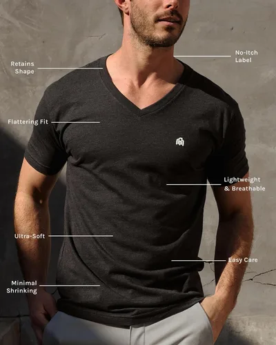 Vista 2 de INTO THE AM Camisetas prémium con cuello en V para hombre, camisetas ajustadas modernas S - 2XL