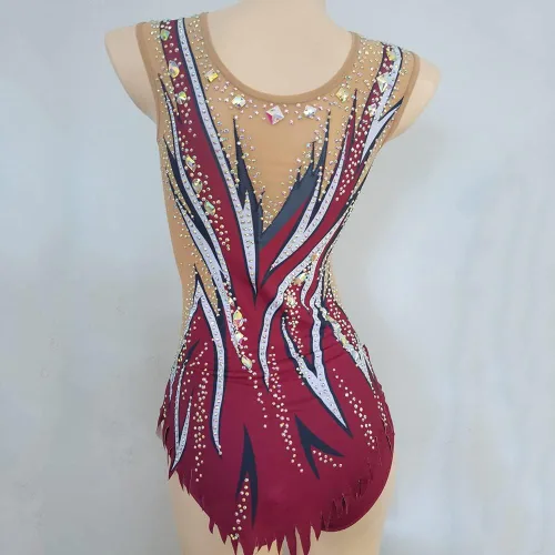 Vista 2 de LIUHUO Leotardo de gimnasia rítmica con patrón de diamantes rojos para niñas, sin mangas, rendimiento de competición