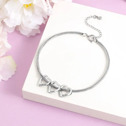 Vista 4 de Pulsera personalizada para mamá – Pulsera personalizada con dije de corazón con 1 – 20 nombres grabados – Pulsera ajustable para mujer – Regalo
