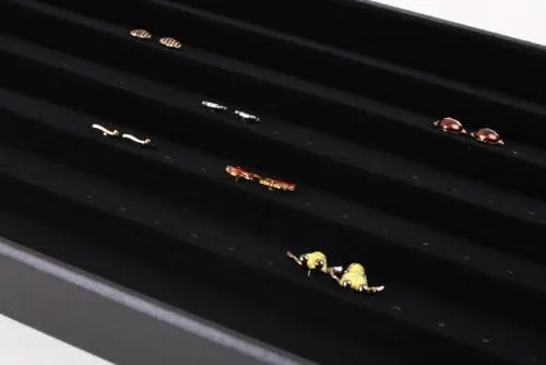 Vista 5 de Homeanda - Bandeja organizadora para pendientes de terciopelo negro con 120 agujeros