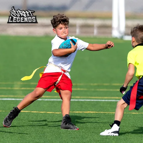 Vista 3 de Street Legends Fútbol Americano Juvenil, Balón de Fútbol Americano de Cuero Compuesto con Estampado de Grafiti Talla 8 - Incluye Bomba, Hecho