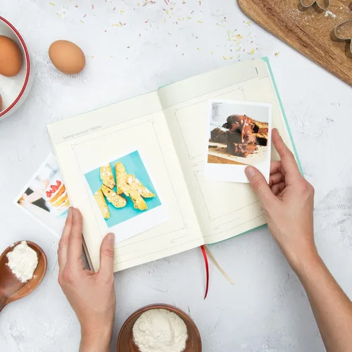 Vista 5 de Suck UK Diario de repostería – Cuaderno de recetas en blanco de tapa dura – Crea tu propio libro de cocina y diario de alimentos – Regalo ideal