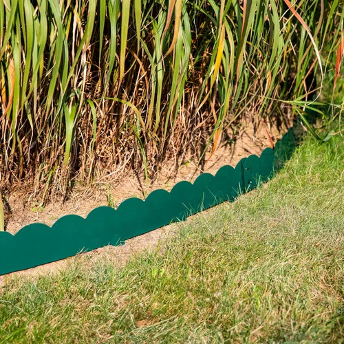 Vista 5 de Sunnydaze Borde de metal para jardines de 16 pies – Paquete de 5 bordes de jardín de acero de 42 x 7 pulgadas para paisajismo – Verde – festoneado