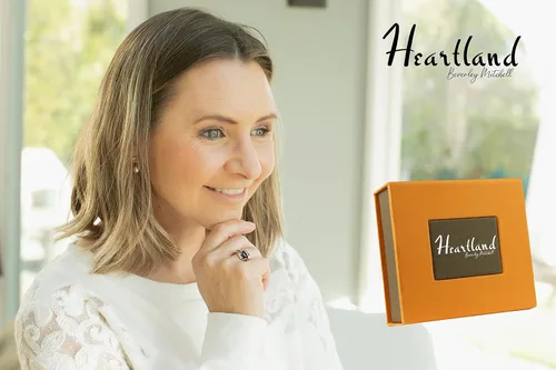 Vista 7 de Heartland By Beverley Mitchell Oro rosa de 10 quilates con plata de ley 0925 ovalada creada en laboratorio cabujón de ópalo y anillo de declaración