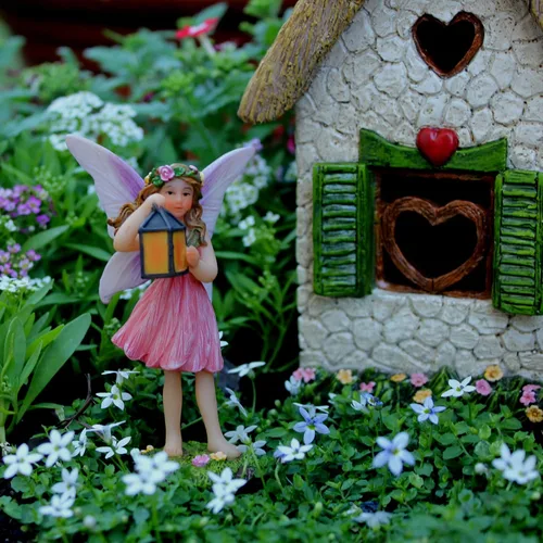 Vista 7 de PRETMANNS Fairies for Fairy Garden - Lindos accesorios para un jardín en miniatura al aire libre con figuras y un letrero - Suministros coloridos