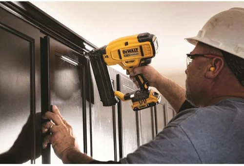 Vista 5 de Pistola de clavos neumática DeWalt DCN680B 20V MAX XR calibre 18 (solo herramienta)