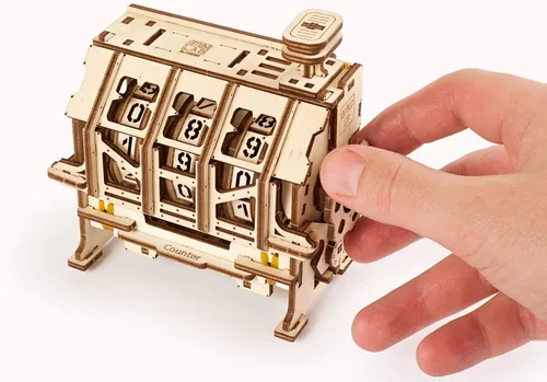 Vista 4 de UGEARS STEM Lab Math Series - Rompecabezas 3D educativos e ingeniería únicos con aplicación (contador)