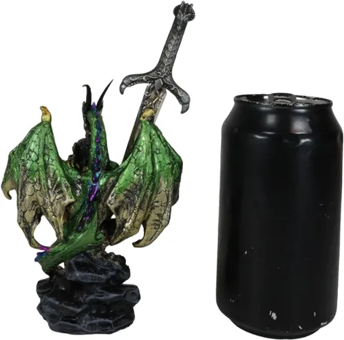 Vista 8 de Ebros Gift Legendario dragón celta metálico verde tierra sosteniendo una cruz alta con orbe azul y garra draconiana, abrecartas figurita