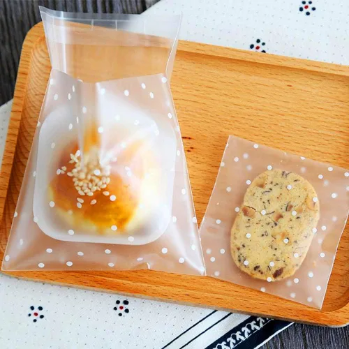 Vista 4 de Paquete de 200 bolsas de regalo de galletas de caramelo transparentes autoadhesivas de plástico autoadhesivo de 4 x 4 pulgadas, bolsas de embalaje
