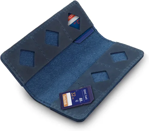 Vista 13 de MegaGear Tarjetero SD de cuero con 12 ranuras para tarjetas Camello