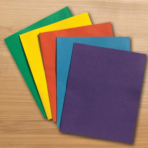 Vista 7 de School Smart Carpetas de 2 bolsillos, colores surtidos, paquete de 25 - 084900