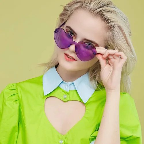 Vista 2 de Gafas de sol OLINOWL en forma de corazón de gran tamaño sin montura de una pieza para mujer