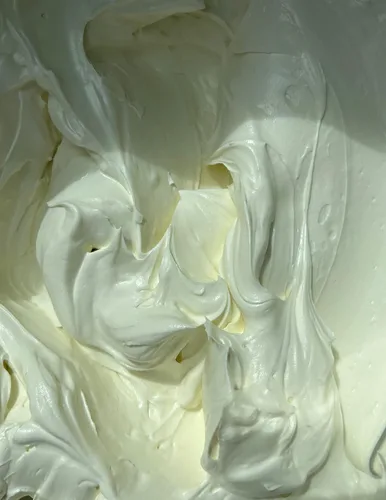 Vista 2 de Mantequilla batida para el cabello y el cuerpo Humedad e hidratación intensas 8 onzas (coco vainilla)