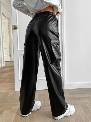Vista 2 de MakeMeChic Pantalones cargo de cintura alta con cordón de piel sintética para mujer con bolsillo con solapa