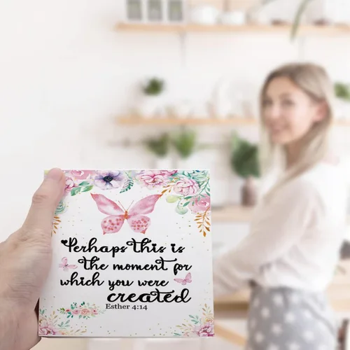 Vista 6 de Letrero de madera con texto en inglés "Quhaps This is The Moment for Which You Were Created de Esther 4:14, decoración de escritorio con versículo