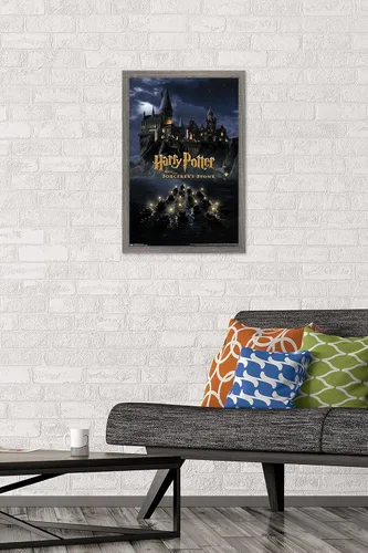 Vista 2 de Trends International Harry Potter y la piedra del hechicero - Póster de pared de una hoja de castillo, 14.72 x 22.37 pulgadas, versión enmarcada
