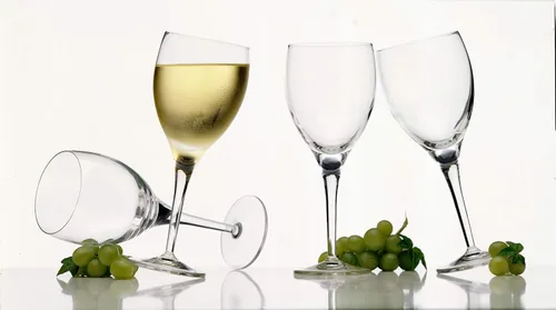Vista 14 de Luigi Bormioli Juego de 4 copas de vino de obra maestra de Michelangelo, 11.5 onzas.
