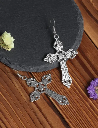 Vista 3 de Aretes de cruz gótica para mujer, aretes góticos negros, aretes góticos, aretes punk vintage, aretes colgantes de cruz de plata, joyería gótica