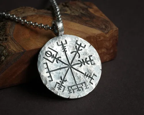 Vista 5 de Baldur Jewelry - Collar de brújula vikinga de plata de ley 925 con colgante Vegvisir Collar de joyería nórdica martillado a mano - Regalos vikingos