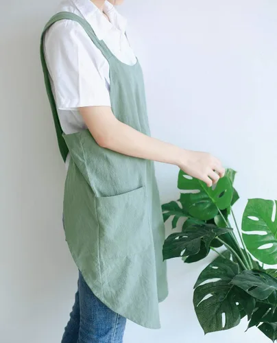 Vista 4 de NEWGEM - Delantales de cocina de lino japonés para mujeres y hombres, con tirantes cruzados y bolsillos, para repostería y cocina