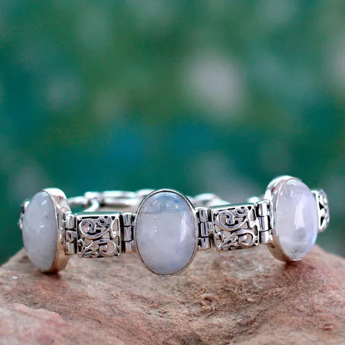 Vista 2 de NOVICA Pulsera de eslabones de piedra lunar hecha a mano, hecha a mano, plata de ley 925, piedra natal blanca de la India de la buena fortuna 6