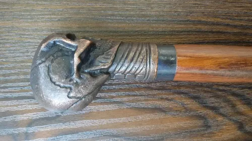 Vista 3 de Poste de metal para senderismo, mango de cráneo, bastón plegable retráctil de viaje