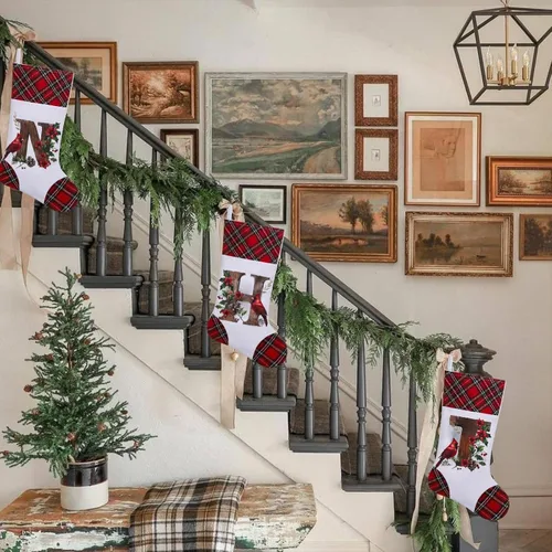 Vista 5 de Medias de Navidad personalizadas de 20 pulgadas, diseño cardenal, medias con monograma inicial para decoración colgante de chimenea, familia, letra A