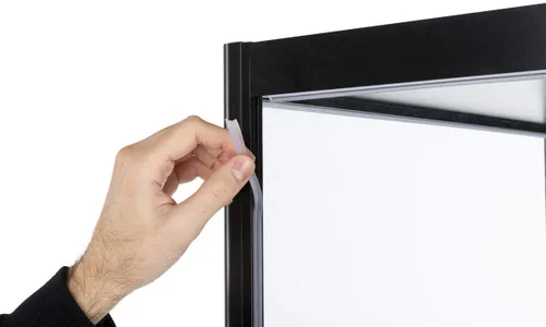 Vista 7 de Displays2go Torre de vidrio templado multinivel con iluminación - Negro (DCKDMT16B)