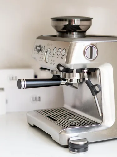 Vista 4 de LILQ Portafiltro sin fondo desnudo de 54 mm compatible con Breville Barista Express, Barista Pro, Bambino y más – Incluye cesta de 18-20 g
