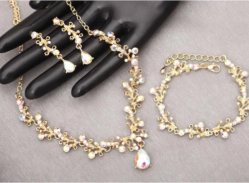 Vista 5 de Juego de 3 piezas de joyería de cristal austriaco para mujer, collar y aretes colgantes, pulsera de eslabones con chapado en oroplatinoarma, joyería