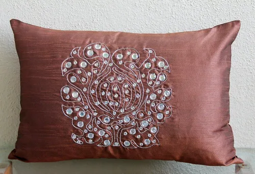 Vista 173 de The HomeCentric Fundas de almohada lumbares doradas de 12 x 14 pulgadas (11.8 x 13.8 in), de piel sintética, con diseño de animales, estilo moderno