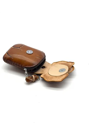 Vista 4 de Handmade Vintage Genuine Leather 3D Animal Elephant Coin Purse With Removable Wrist Strap (Brown)