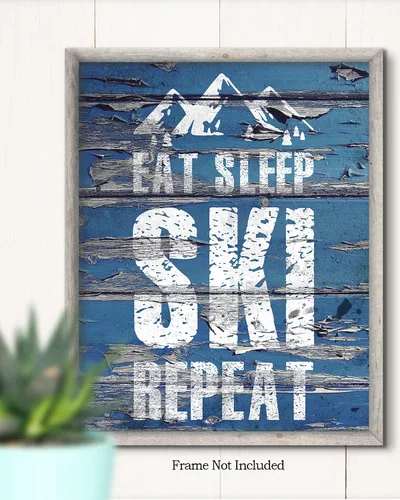 Vista 2 de Eat Sleep Ski Repeat Wall Decor Art Print sobre un fondo de madera azul – 11x14 sin marco con tema de esquí – Gran regalo para familiares y amigos