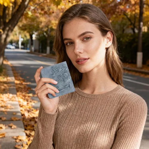 Vista 2 de MEITRUE Cartera pequeña para mujer, cartera delgada RFID para mujer, tarjetero con ventana de identificación, 02-azul cielo, Moderno