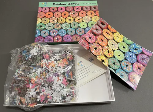 Vista 8 de Rainbow Donut - Rompecabezas de donas de 1000 piezas para adultos con colores brillantes y gránulos
