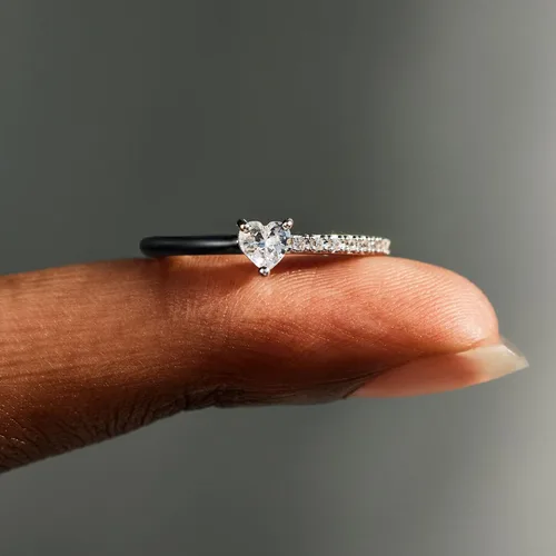 Vista 5 de STORYJEWELLERY Anillo de pureza, anillos de promesa para ella, anillos de corazón para mujer, delicados anillos de plata de ley 925 para mujer