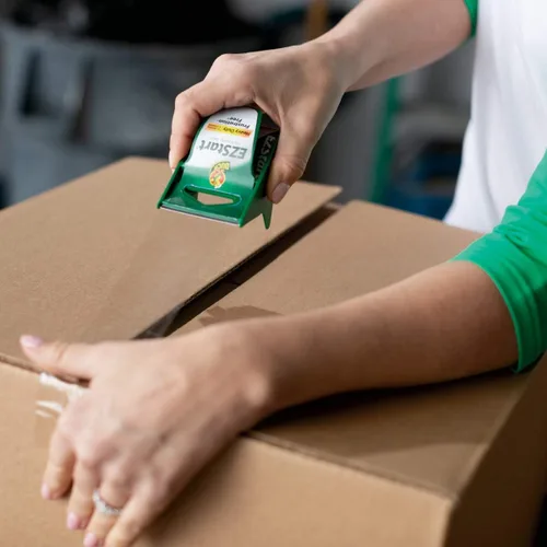 Vista 3 de Duck EZ Start - Cinta de embalaje transparente con dispensadores, paquete de 6 cintas de embalaje silenciosas y fáciles de iniciar para cajas