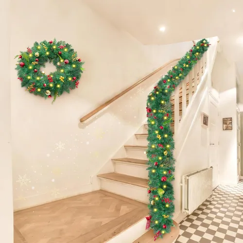 Vista 8 de Guirnalda de Navidad de 9 pies con luces, guirnalda iluminada que funciona con baterías con piñas, bayas rojas, ramas frondosas, 50 luces LED, 8