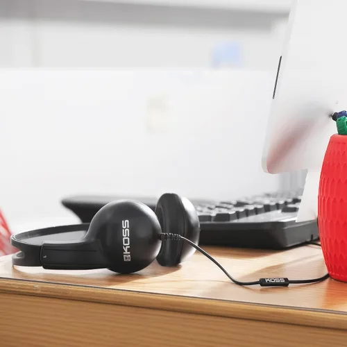 Vista 4 de Koss UR10i - Auriculares ligeros con cable, color negro