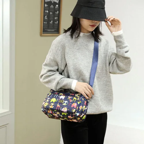 Vista 8 de Bolso de hombro para mujer, diseño de patrón de flores, bolso de viaje para mujer, bolso de mensajero de nailon de verano para mujer, bolso mujer